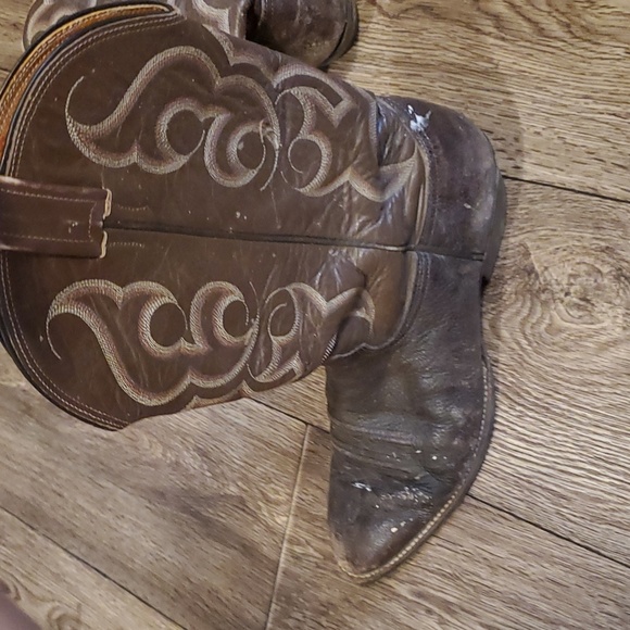 Pointed boots - Picture 3 of 3